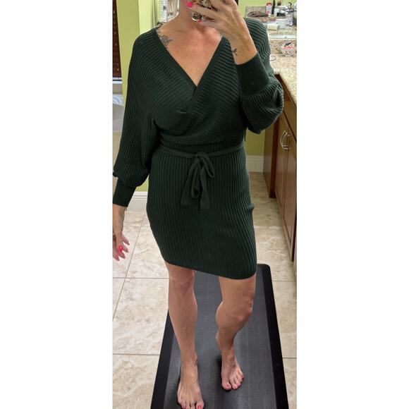 Love Tree Green Ribbed Knit Belted Sweater Long Sleeve v-neck Dress Sz Med NWOT - Picture 4 of 8